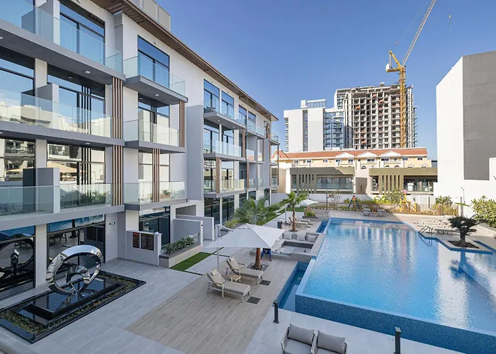 Modern & Luxurious Studio - Near Circlemall Dubai
