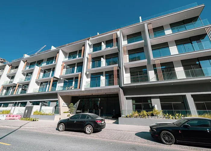 Modern & Luxurious Studio - Near Circlemall Dubai