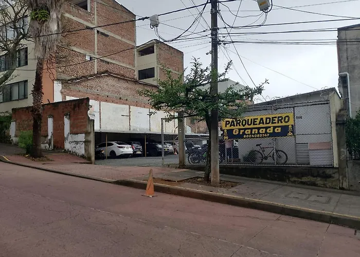 La Divina Trinidad - Galeria Wellness Hostal Cali
