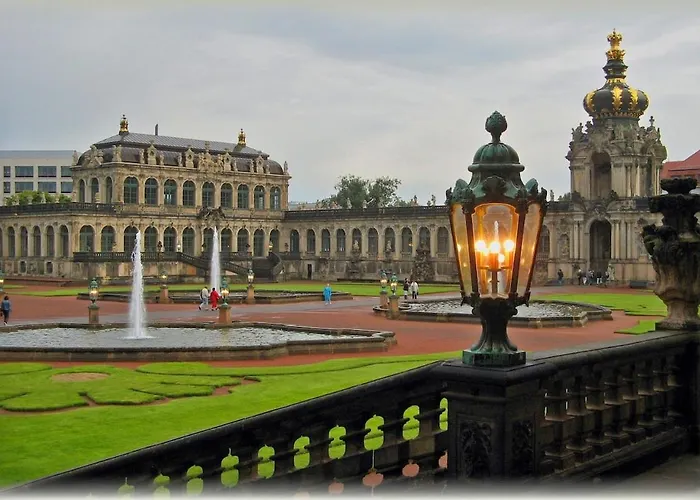 Hochwertiger ausgestatteter Bungalow für 8 Personen, 2 Schlafzimmer, 2 Parkplätze, WLAN Dresden