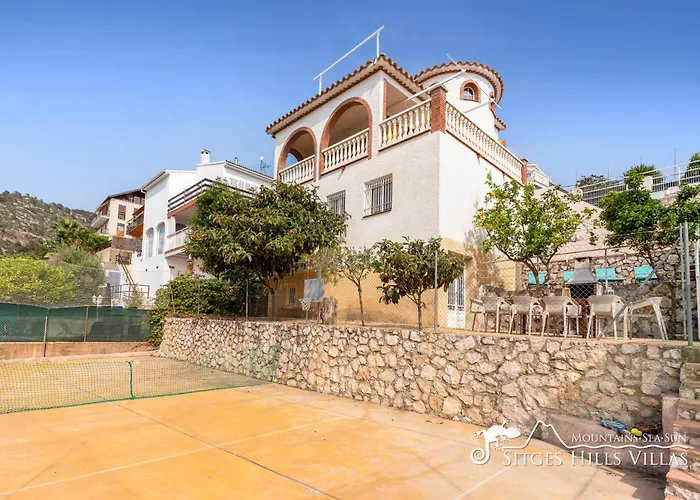 Charming Spanish Villa Private Pool / Sea Views Sitges