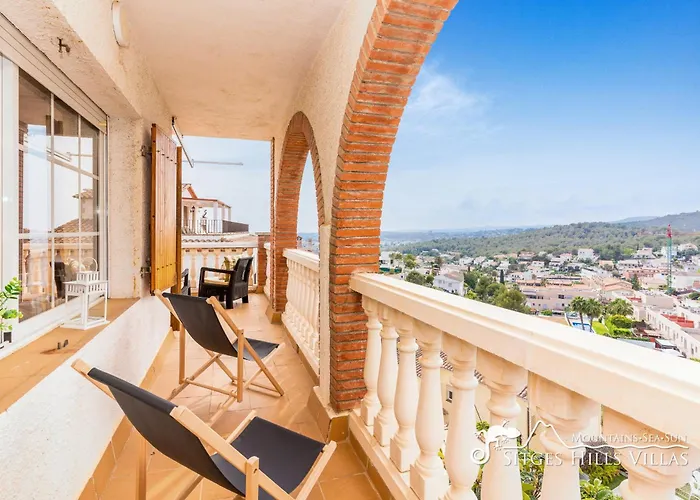 Charming Spanish Villa Private Pool / Sea Views Sitges
