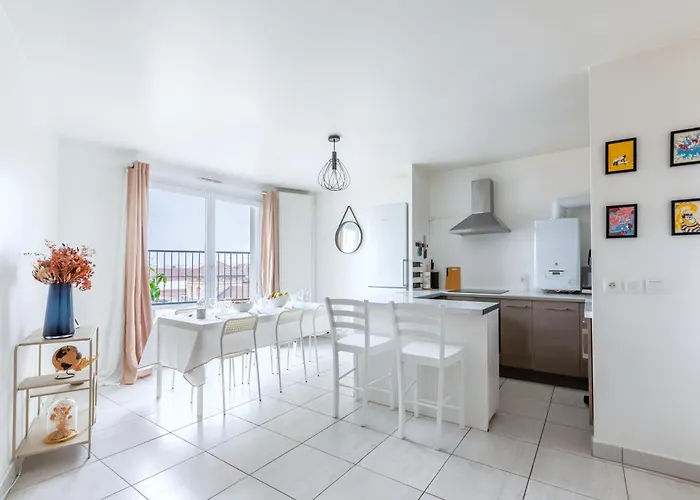 Ferienwohnung Magnifique Vue Sur La Tour Eiffel - Paris 10Mn - Parking Prive Gratuit - Metro 2Min - Balcon Saint-Ouen 