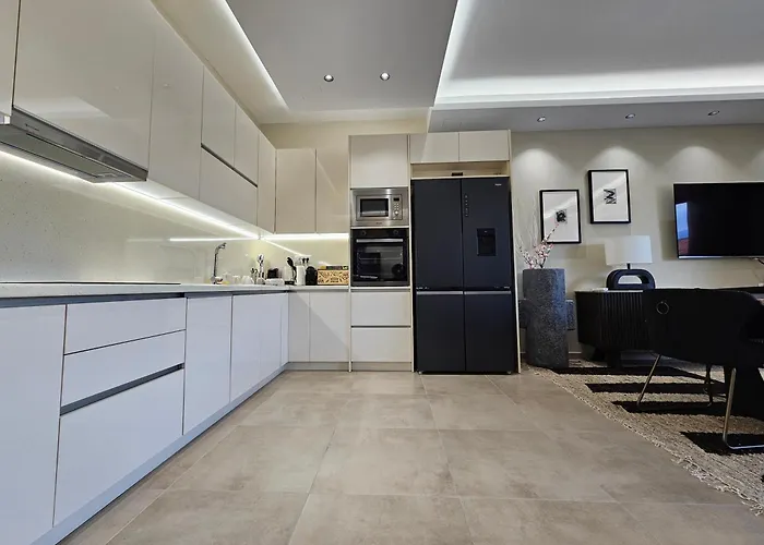 Elegant Vip Apartment - Athens Town