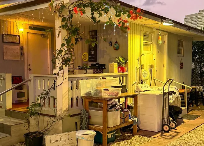 House 2 Bedrooms Plus Couchbed Best Location Miami Private Parking, Laundry, Storage For Luggage