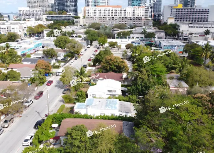 House 2 Bedrooms Plus Couchbed Best Location Miami Private Parking, Laundry, Storage For Luggage