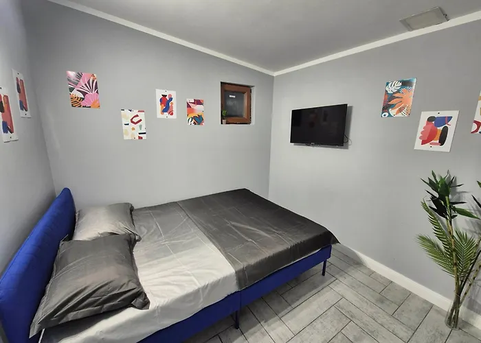 L Apartment Craiova