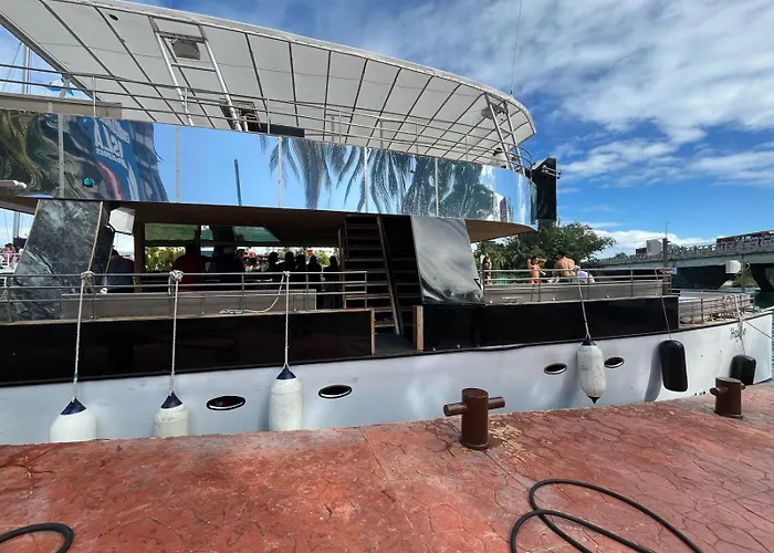 Catamaran De Lujo Hasten Cancún