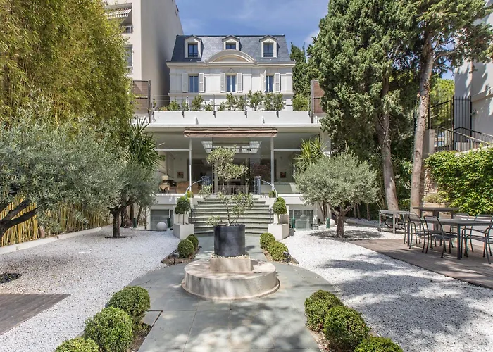 Heart Of Cannes Luxury Stay - Steps From Beach & Palais