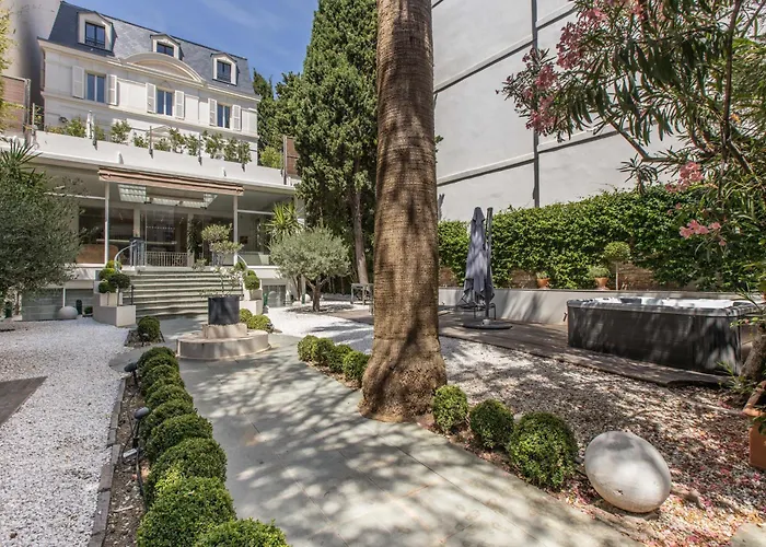 Heart Of Cannes Luxury Stay - Steps From Beach & Palais