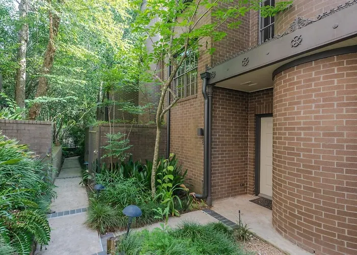 Unique Townhome Next To Memorial Park With Two Car Garage Houston