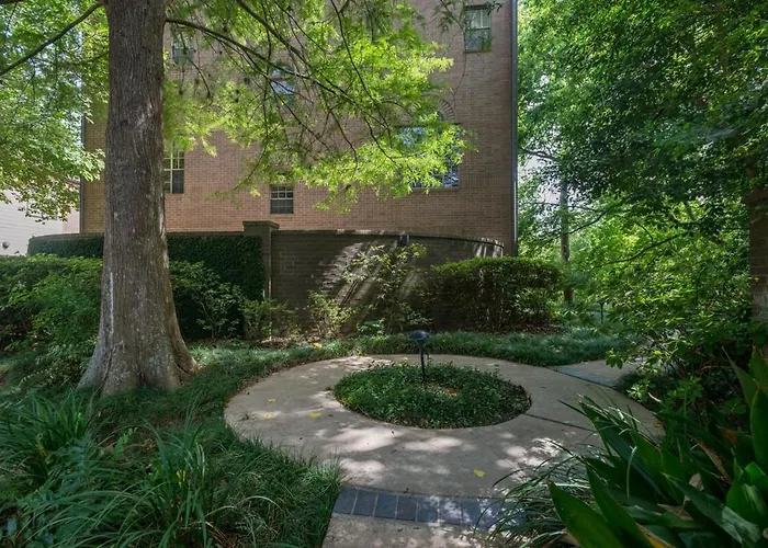 Unique Townhome Next To Memorial Park With Two Car Garage Houston