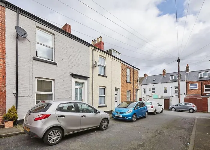 Villa Oswy Street, Whitby. Sleeps Up To 7 Guests
