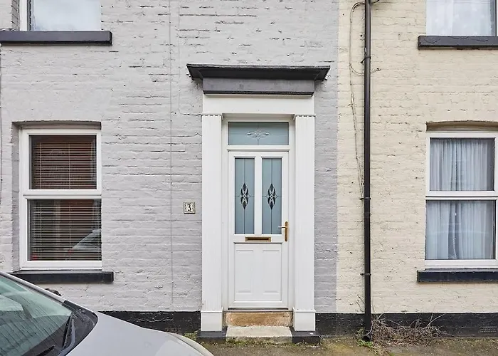Villa Oswy Street, Whitby. Sleeps Up To 7 Guests