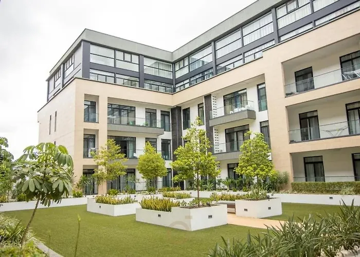 Ferienwohnung Exec 2 Bed @ Embassy Gardens Akkra