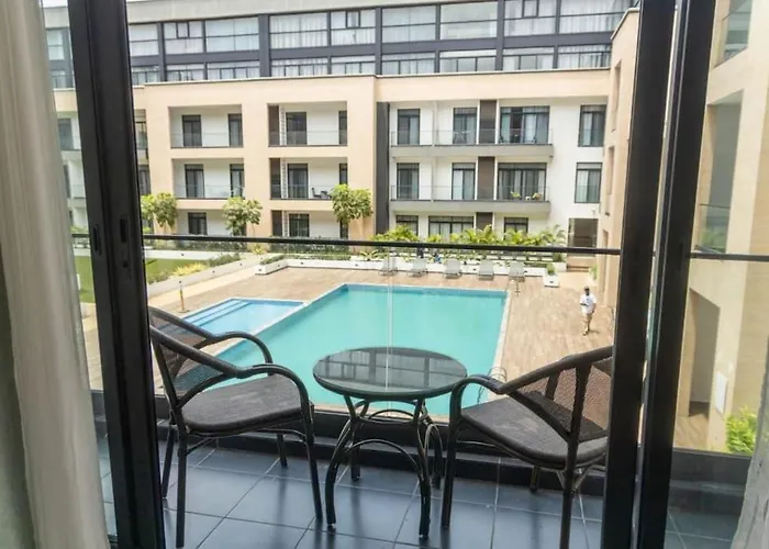 Ferienwohnung Exec 2 Bed @ Embassy Gardens Akkra