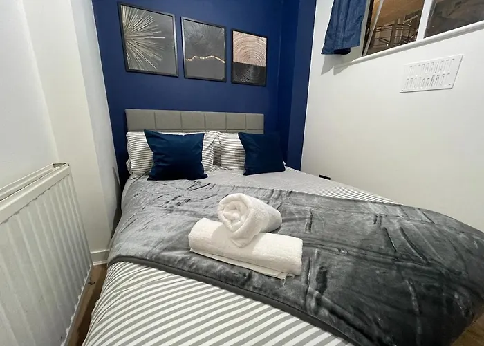 Beautiful Apartment Near Paddington - Sleeps 8 London