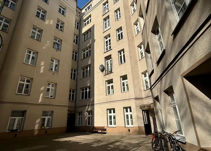 Ferienwohnung Chocimska 35 - Skwer Tarasa Szewczenki - Stary Mokotow Warschau