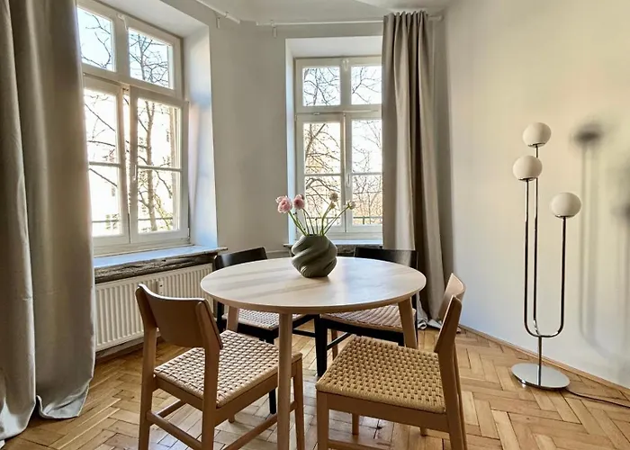 Ferienwohnung Chocimska 35 - Skwer Tarasa Szewczenki - Stary Mokotow Warschau