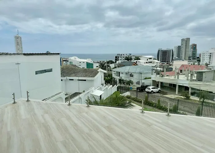 Beautiful, Very Spacious House Manta