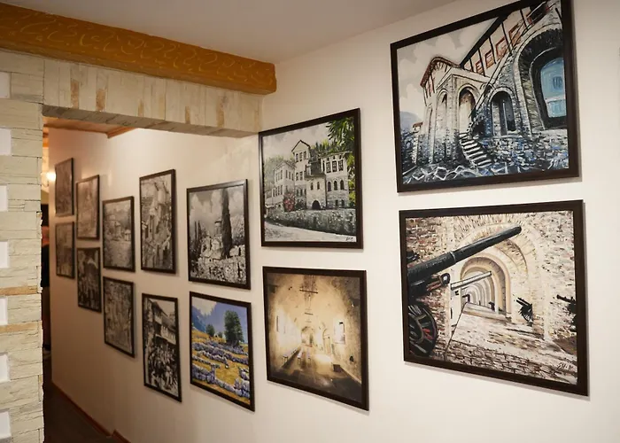 City Street Hotel Gjirokastër