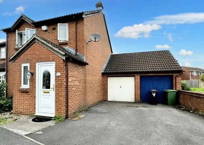 Winsbury Way 3 Bedroom Long Stays Bristol