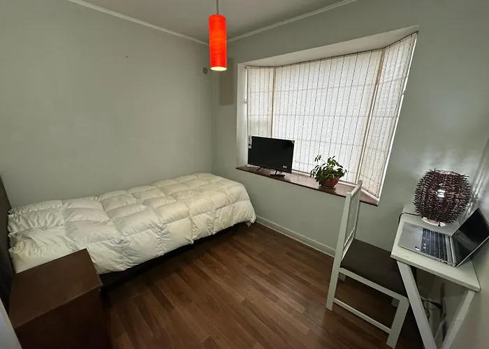 Habitacion Con Cama Simple, Wc Privado Y Ducha Compartida, En Barrio Acogedor Y Silencioso Puerto Montt