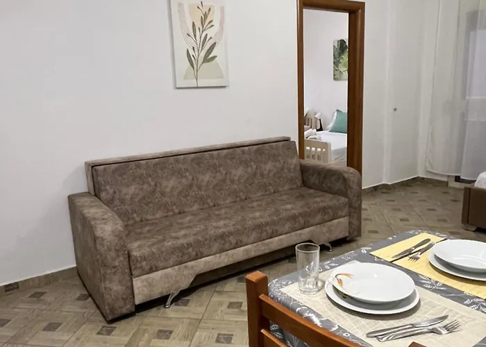 Sol - Entire Holiday Apartment On A Budget Durrës