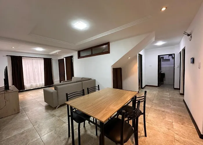 Departamento Familiar Comodo Cerca De El Centro Cuenca