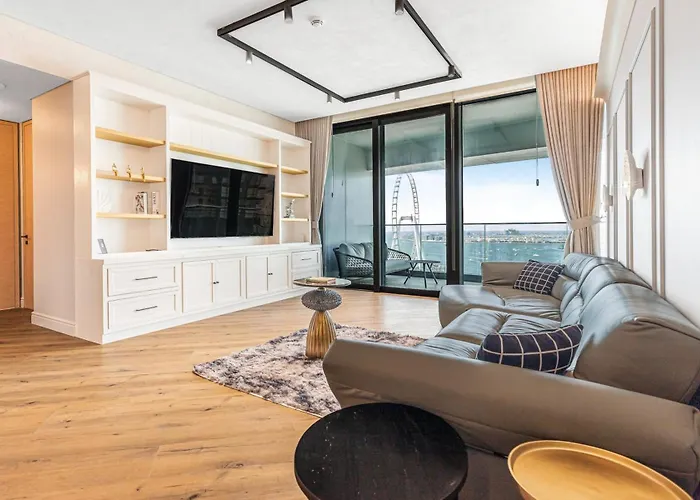2BR Jumeirah Gate 1, Marina Skyline View Dubai