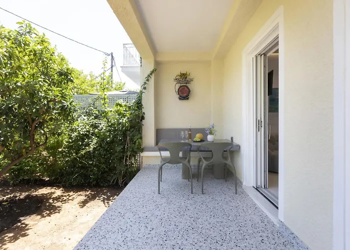 Modern Studio In The Heart Of Old Port In Spetses