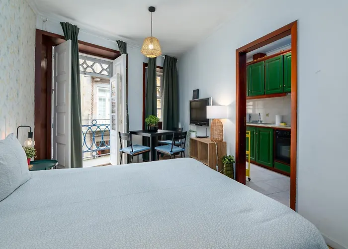 Ferienwohnung Renovated Feb25 Clerigos Cozy Balcony With Self Check In Porto