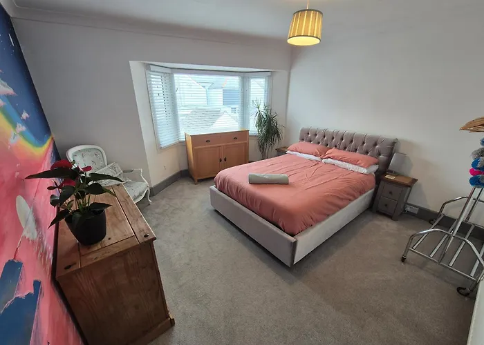 Hidden Gem Near The Beach With Pool Table New Quay