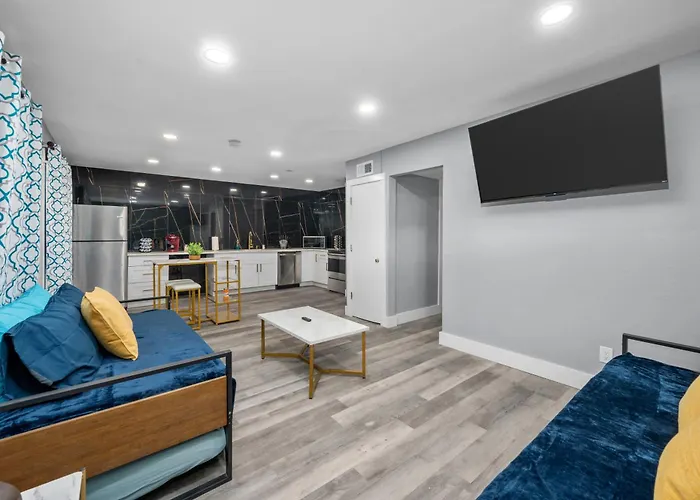 Ferienwohnung Trendy Heights Oasis - Pet-Friendly & Prime Location! Houston