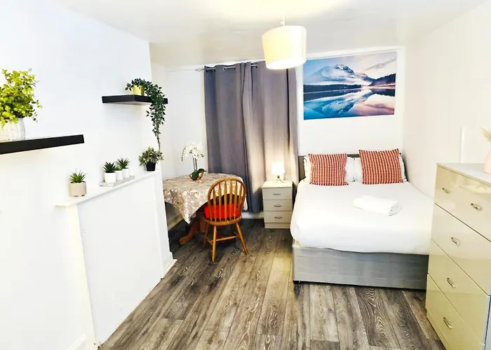 Specious Liverpool Central Apartment
