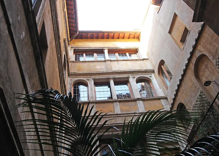 Roma Centro Storico - Palazzo Avila '500