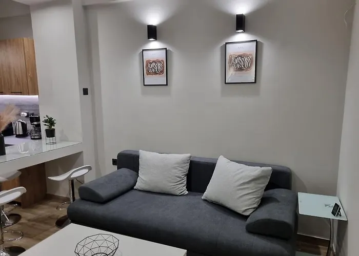 Stylish Fully Renovated Apartment - Koukaki Athen