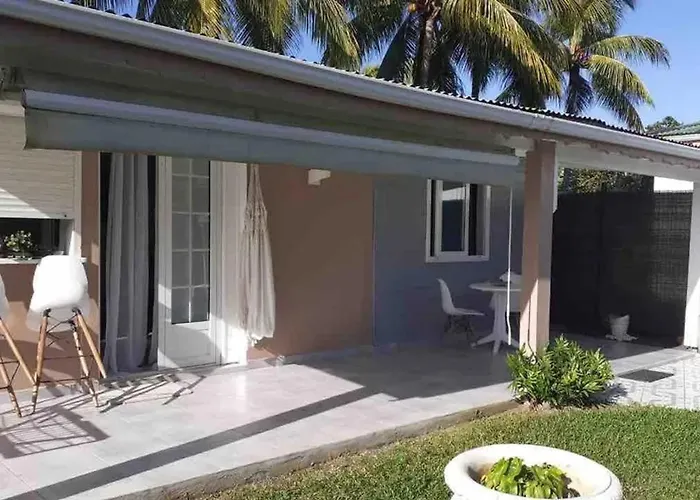 Bungalow Confortable A Sainte-Rose Avec Jardin Prive_222
