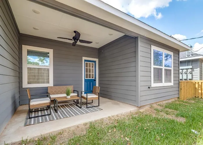 Villa Glam Luxury Lifestyle Within Houston!