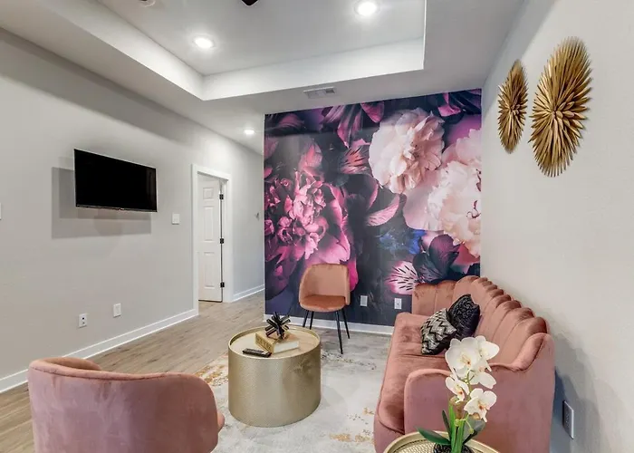 Villa Glam Luxury Lifestyle Within Houston!
