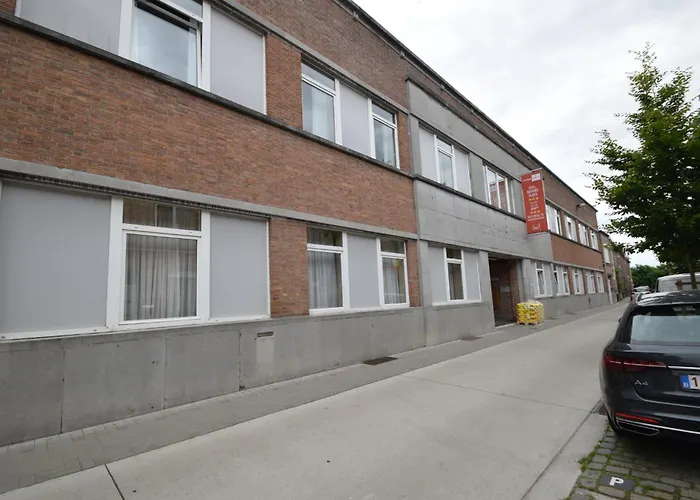 Student Semi-Duplex With Budget Flats Löwen