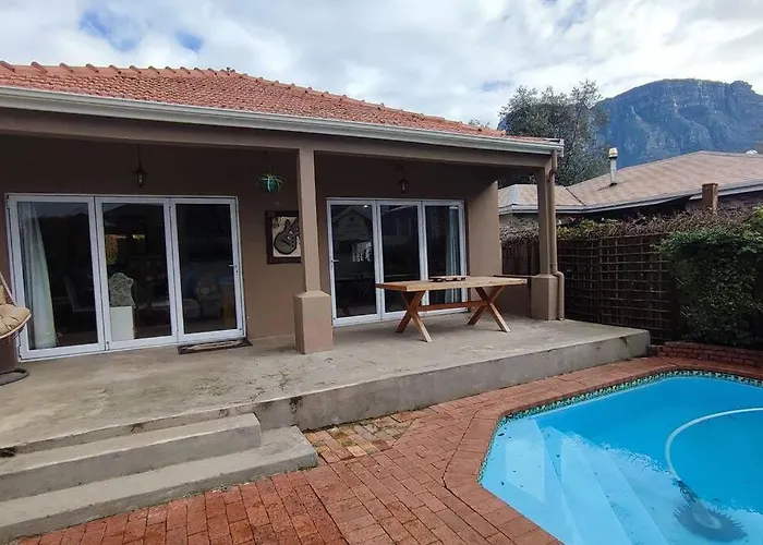 Scenic Two Bedroom House With Splash Pool Kapstadt