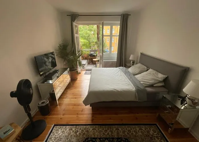Cosmopolitan Comfort Stylish Flat London