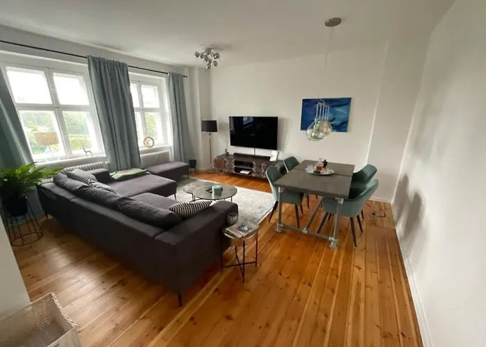 Cosmopolitan Comfort Stylish Flat London
