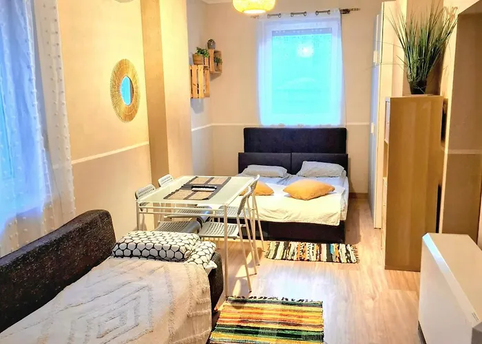 Ferienwohnung Night Host Trzebnicka 56 Free Parking Breslau