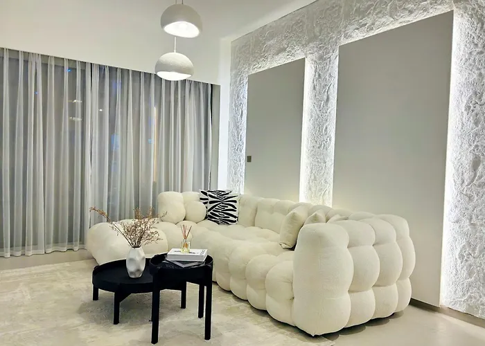 Luxury 1Br With Private Balcony And Infinity Pool Burj Khalifa View Near Dubai Mall