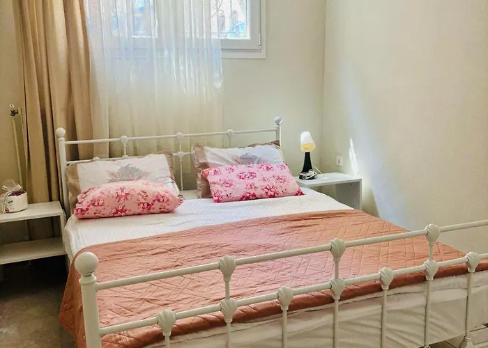 Two Bedroom Cozy Apartment In Ano Poli Thessaloniki