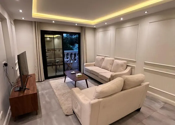 Ferienwohnung Elegant Garden View 3Br Kairo