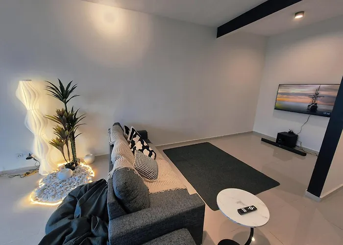 Sks Pavilion Ultimate Skyline W Bathtub 3 Bedroom 6 Pax Johor Bahru