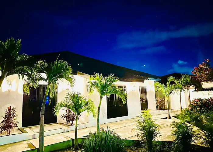 Eagle Stays Aruba-New Luxurious One Bedroom Apartment Near Eagle Beach! Oranjestad